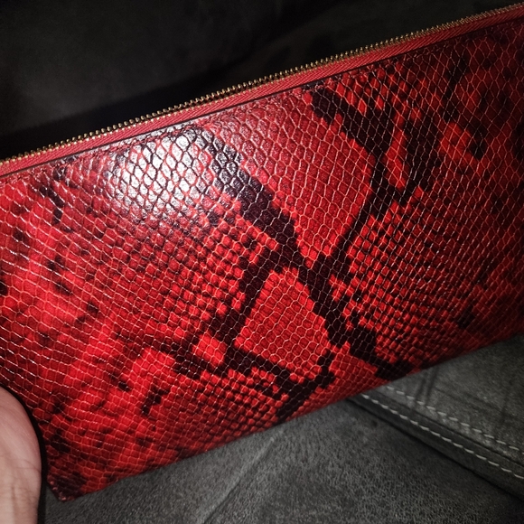 Michael Kors zippered wristlet - Picture 3 of 6